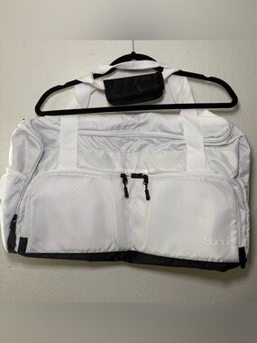 White Water Proof Duffel/Gym Bag with Front Pockets Shoe Compartment Wet Pocket